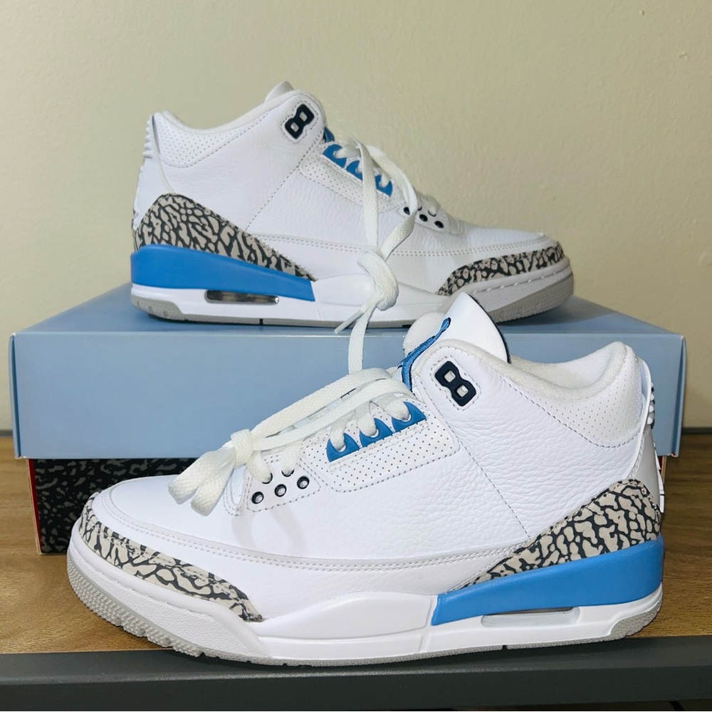 Air Jordan 3 Retro UNC Size Men 7.5 New